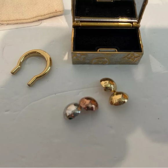 Louis Vuitton Berg Stud Ring - Picture 7 of 16